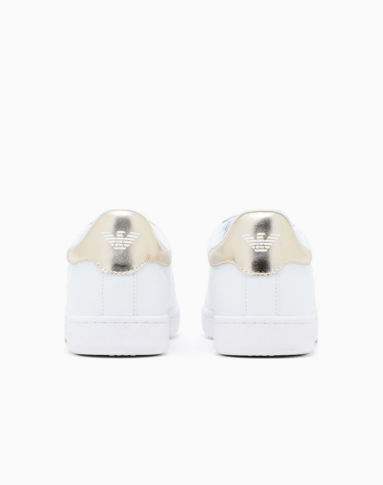 SNEAKER
