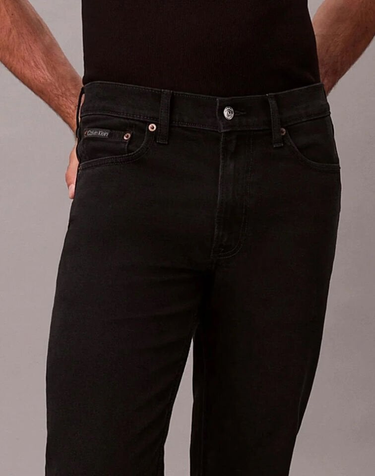 SLIM STRAIGHT JAGUAR BLACK JEAN