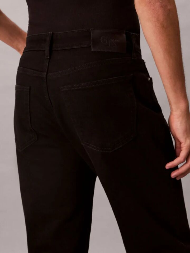 SLIM TAPER CK CLASSIC BLACK JEAN