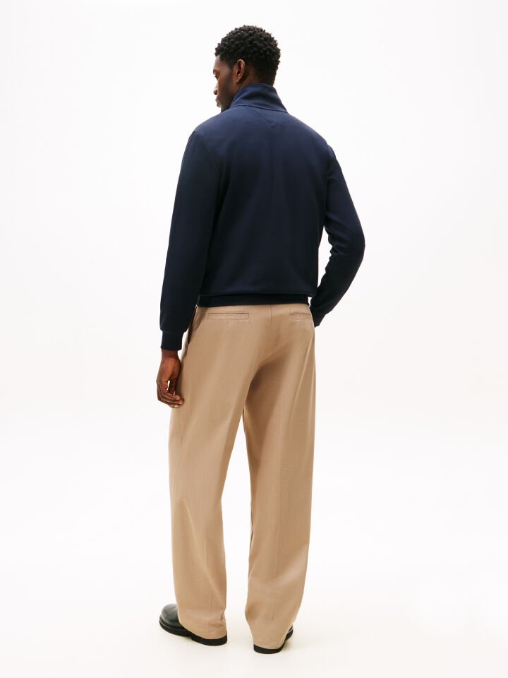 DİK YAKA SWEATSHIRT