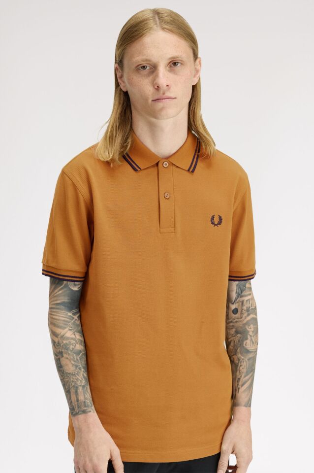 THE TWIN TIPPED FRED PERRY SHIRT S - Karamel