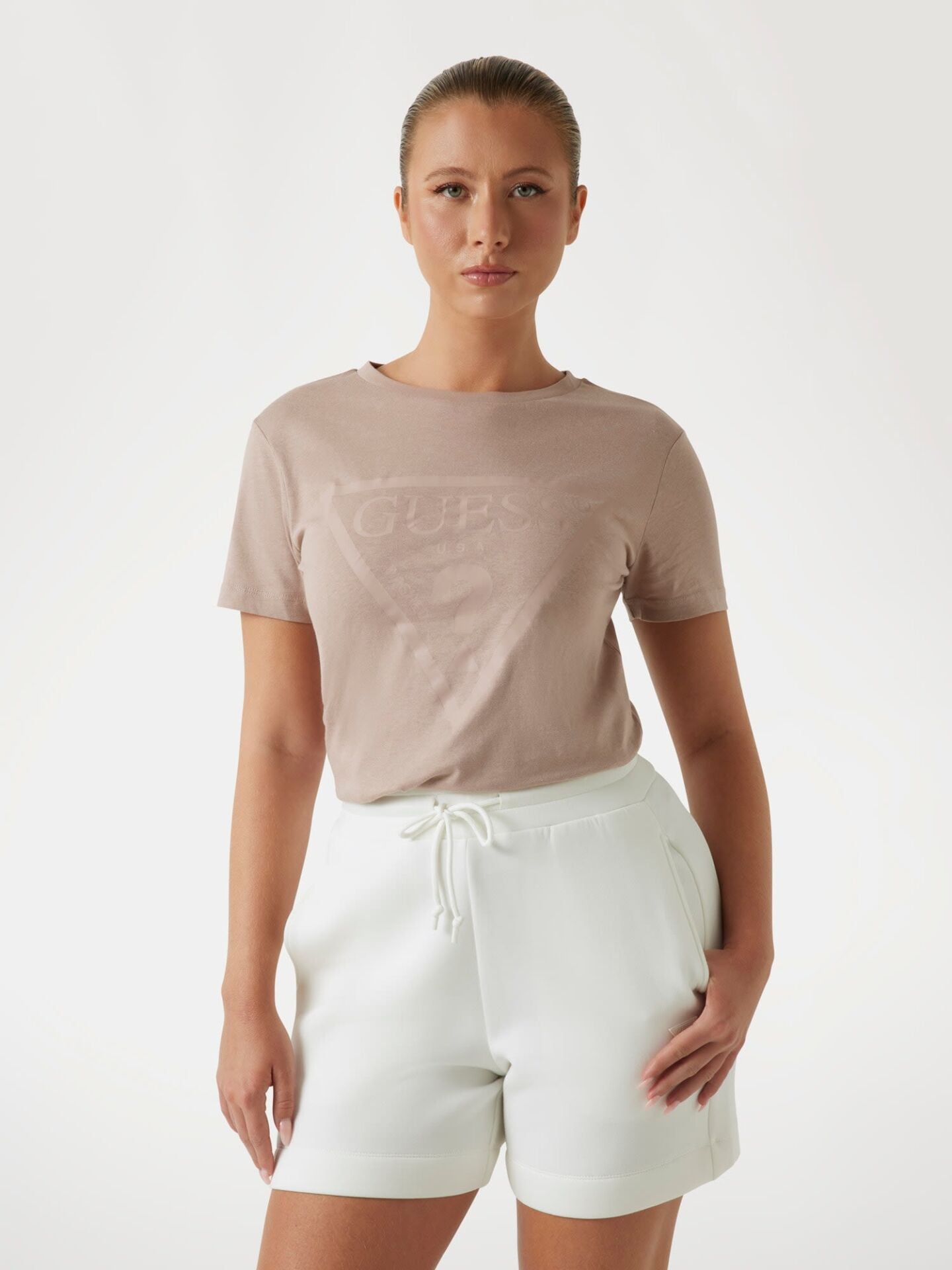ADELE ÜÇGEN LOGOLU T-SHIRT