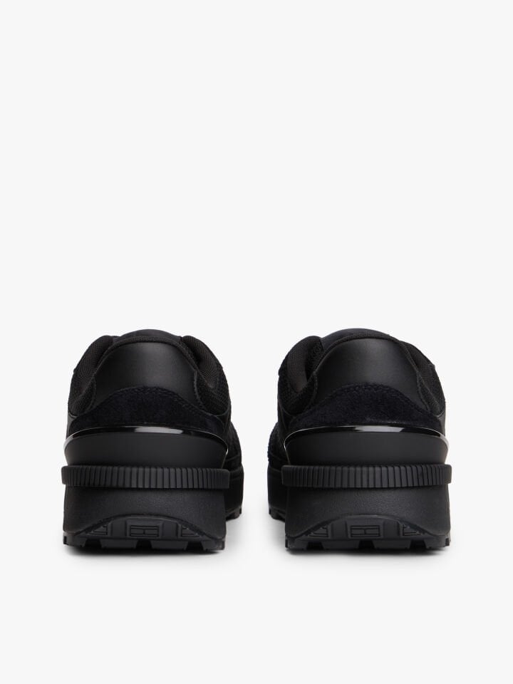 TJM TECHNICAL RUNNER SNEAKERS