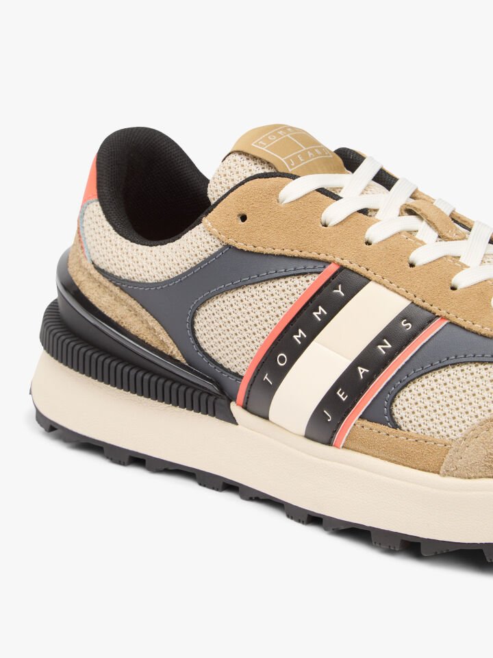 TJM TECHNICAL RUNNER SNEAKERS