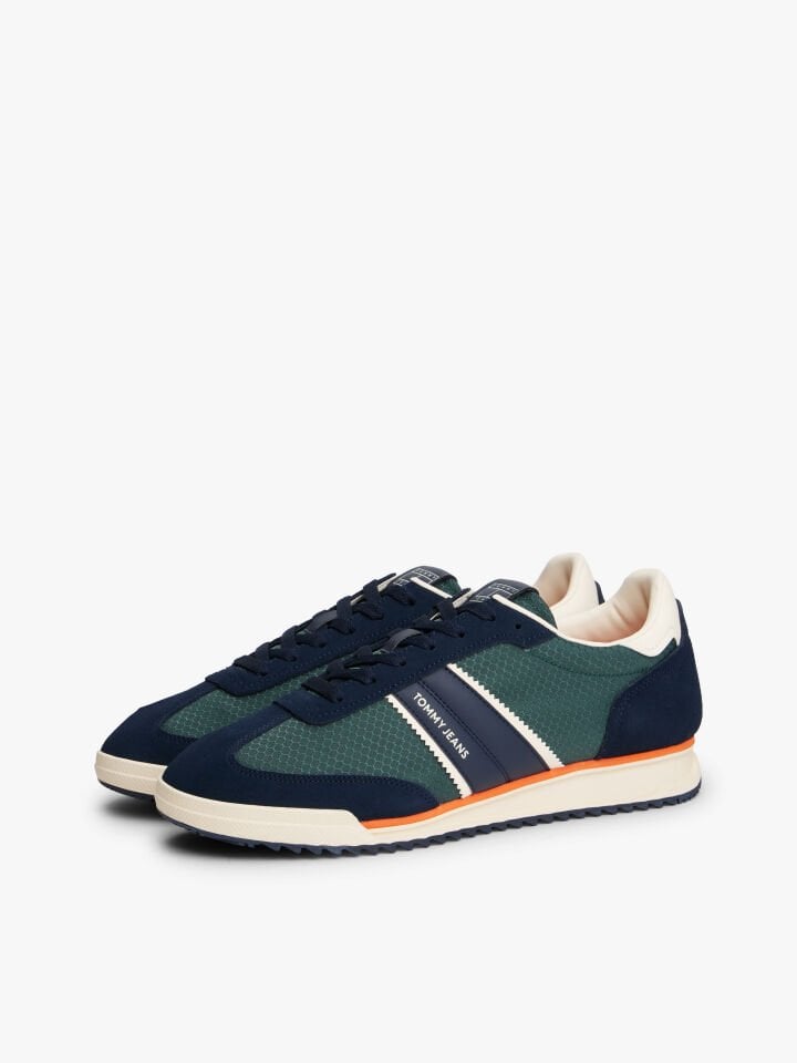 RETRO SNEAKER