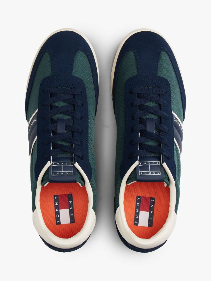RETRO SNEAKER