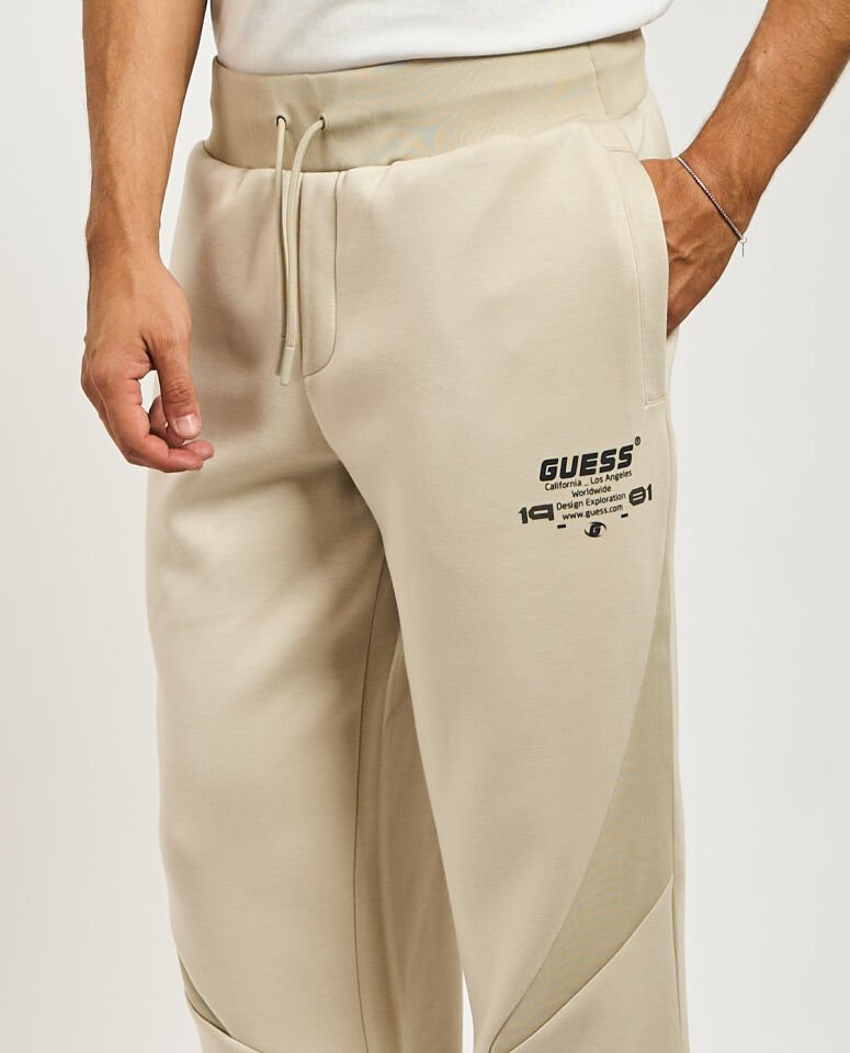 Guess Ryota Erkek Regular Fit Manşetli Paça Jogger Pantolon
