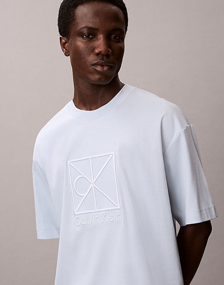 PREMIUM INTERLOCK EMBLEM T-SHIRT