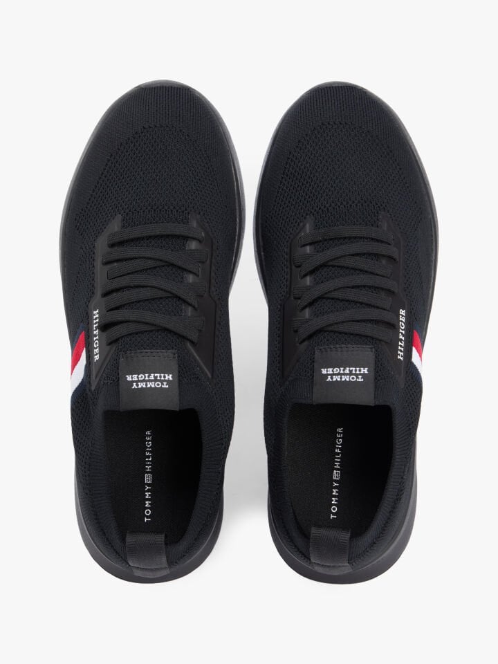 LIGHTWEIGHT KNITTED RUNNER