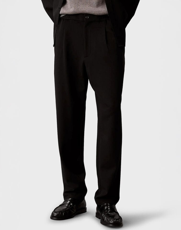 TAPERED TECH KNIT PLEATED PANT