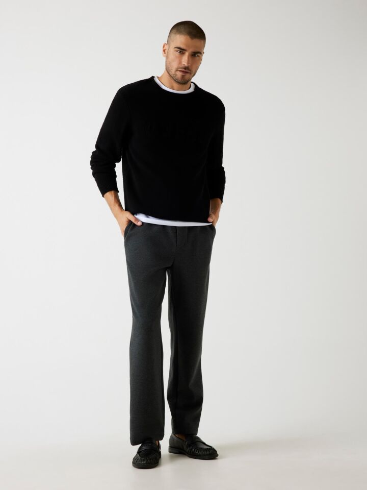 Guess Liam Kabartma Logolu Erkek Regular Fit Kazak